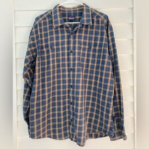 Patagonia | Men’s Organic Cotton Button-Down Shirt Size Large